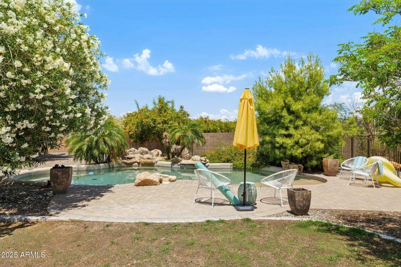 41-web-or-mls-28814-n-45th-st