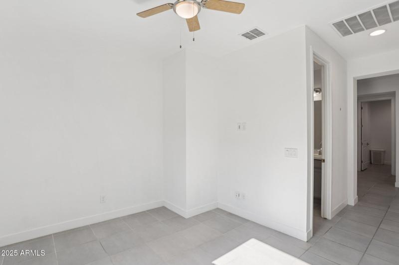 30-web-or-mls-E Via Del Sol-0506-024