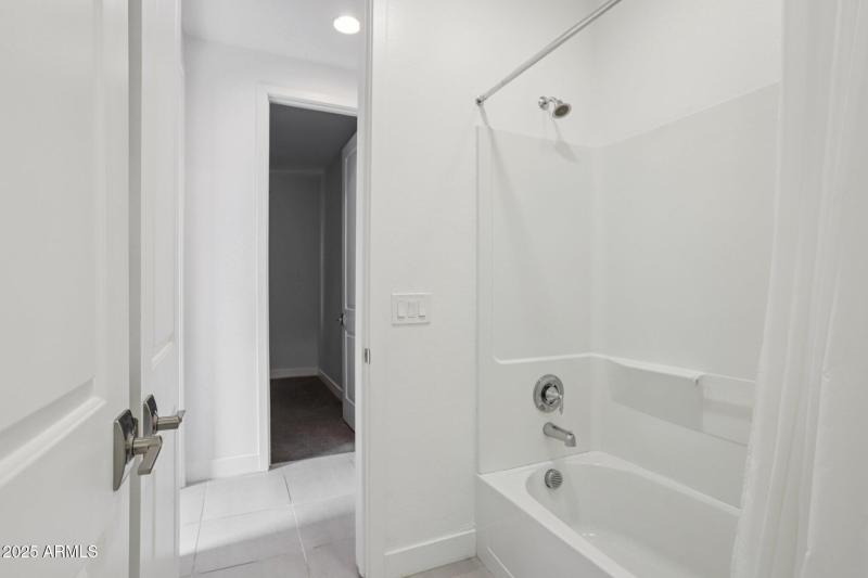 45-web-or-mls-E Via Del Sol-0506-035