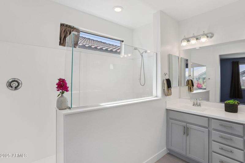 49-web-or-mls-E Via Del Sol-0506-039