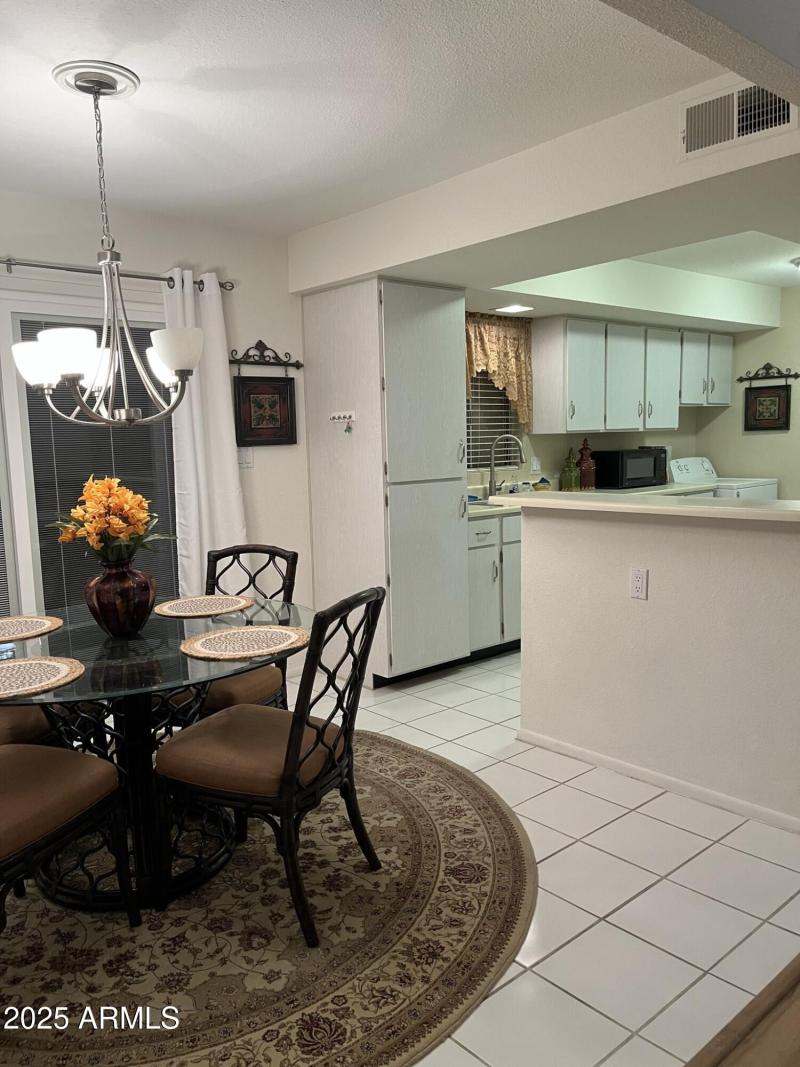 Dining and kitchen - 25258