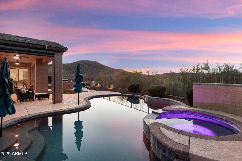 TRANQUIL TWILIGHT SETTING