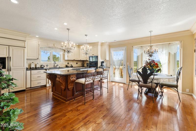 09-Kitchen to Dining