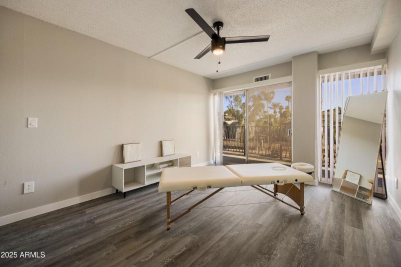 Redondo Condo 2nd Bedroom 2.2