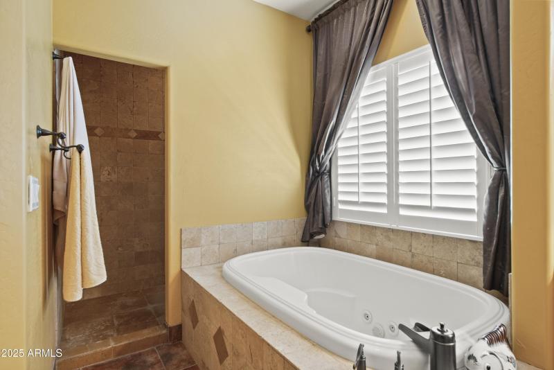 Secondary Suite en suite