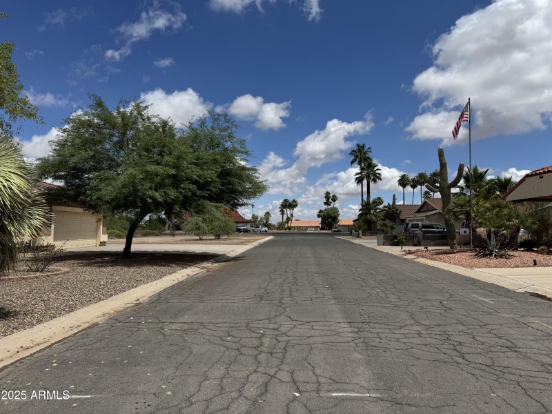 Sreet view of cul-de-sac