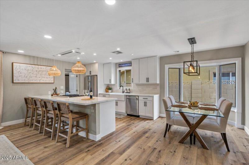 22-Dining and Kitchen