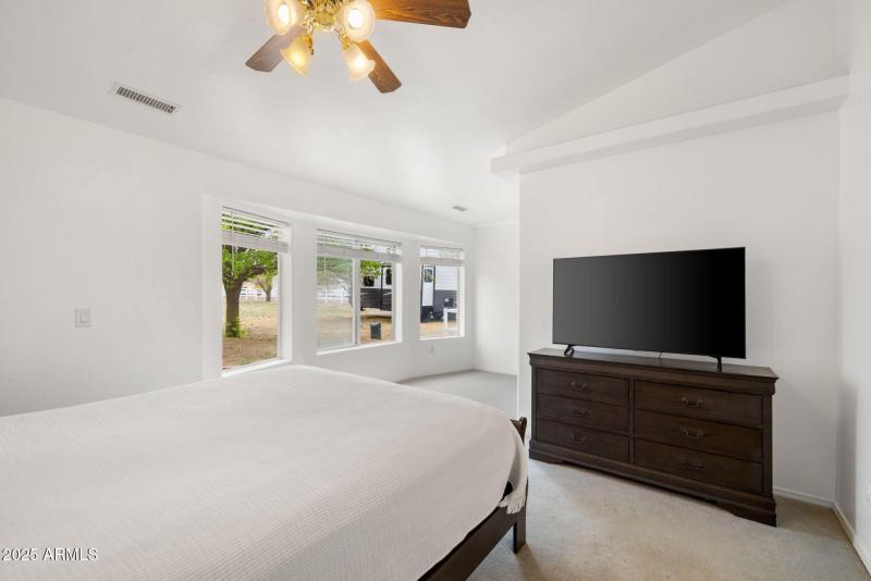 15-Primary Bedroom (1)