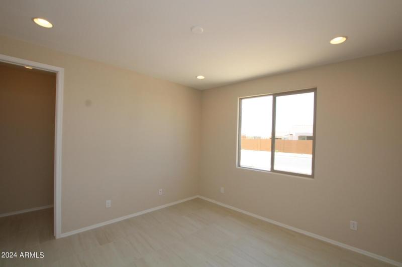 984a90b9-e0cb-4832-bf52-5259c2a167f3