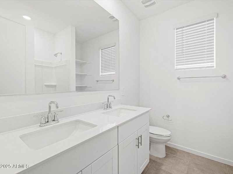 Bath 2 Double Sinks