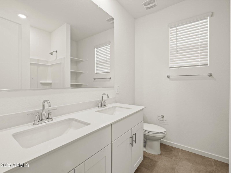 Bath 2 Double Sinks
