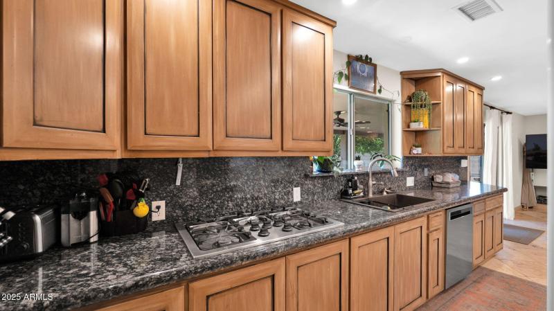 21-web-or-mls-P1083792