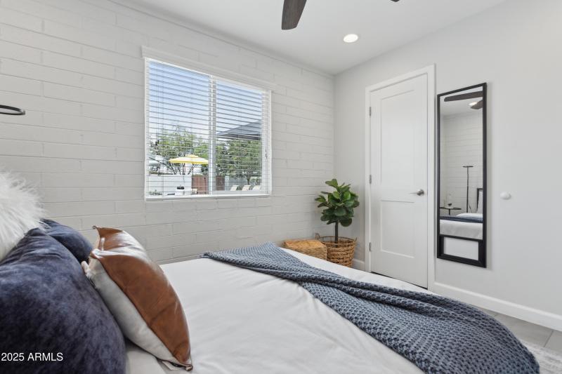 29-print-1142-e-tempe-dr