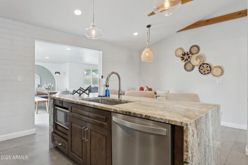 14-print-1142-e-tempe-dr