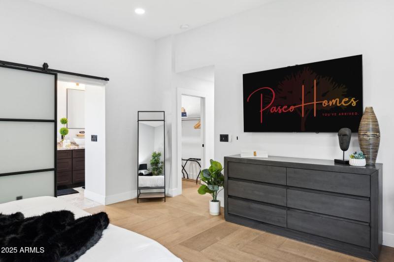 32-web-or-mls-6907-e-willetta-st