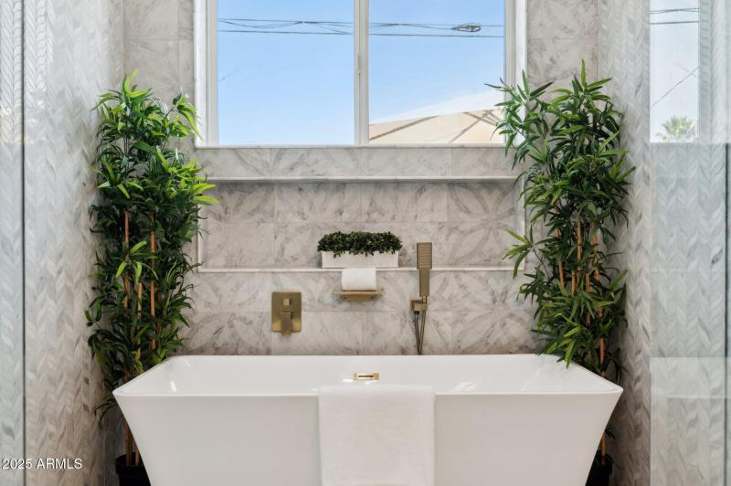 53-web-or-mls-6907-e-willetta-st