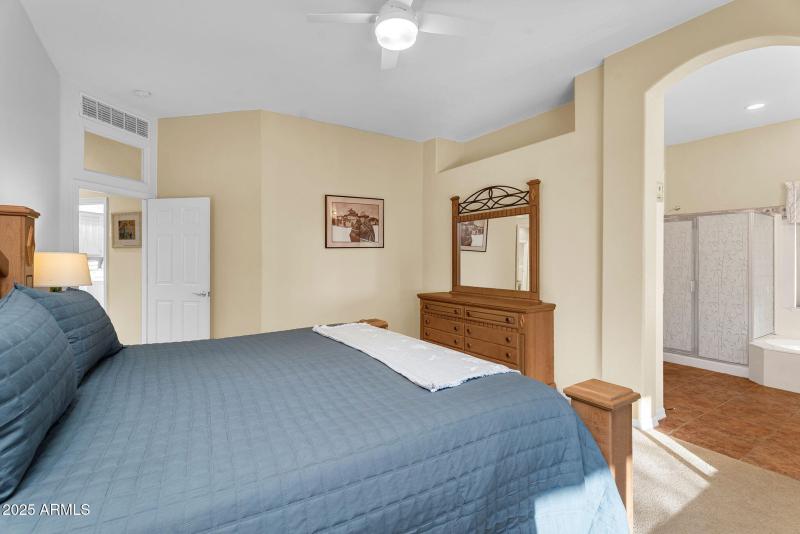 28-web-or-mls-4906 S Verbena-32