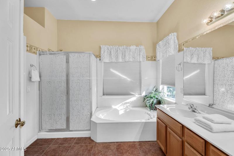 30-web-or-mls-4906 S Verbena-27