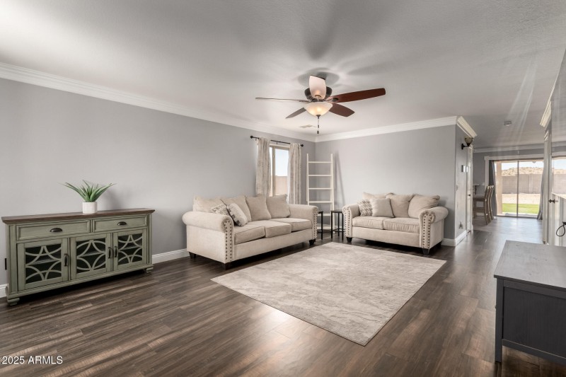 Living Roomq