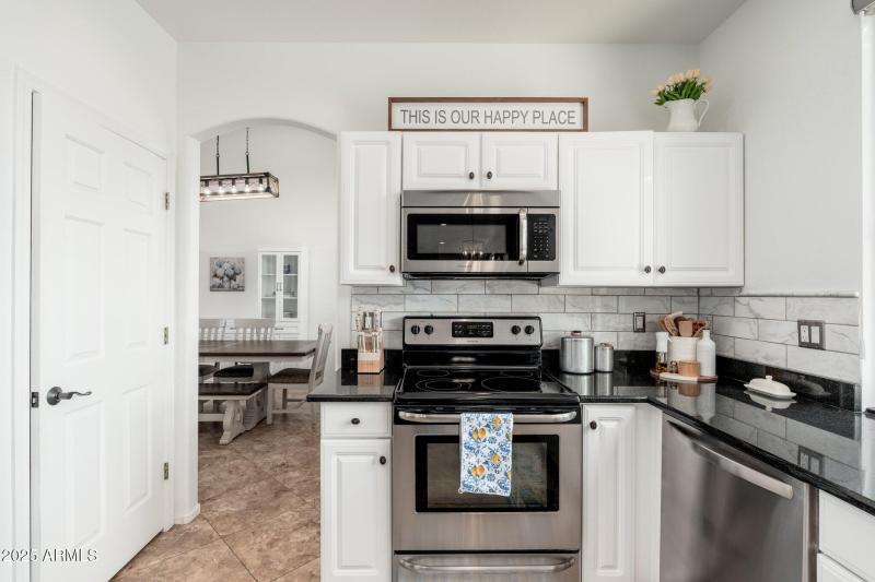 13 W Silverwood Dr - 10