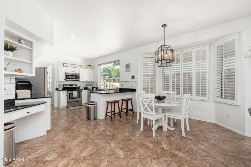 13 W Silverwood Dr - 15