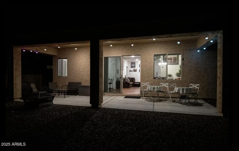 12d - House - Backyard Lights