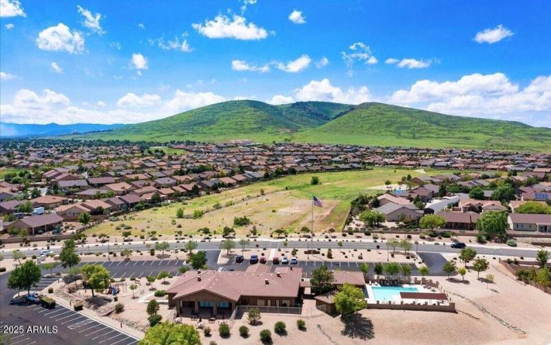 17c - Granville - Vista Point Clubhouse