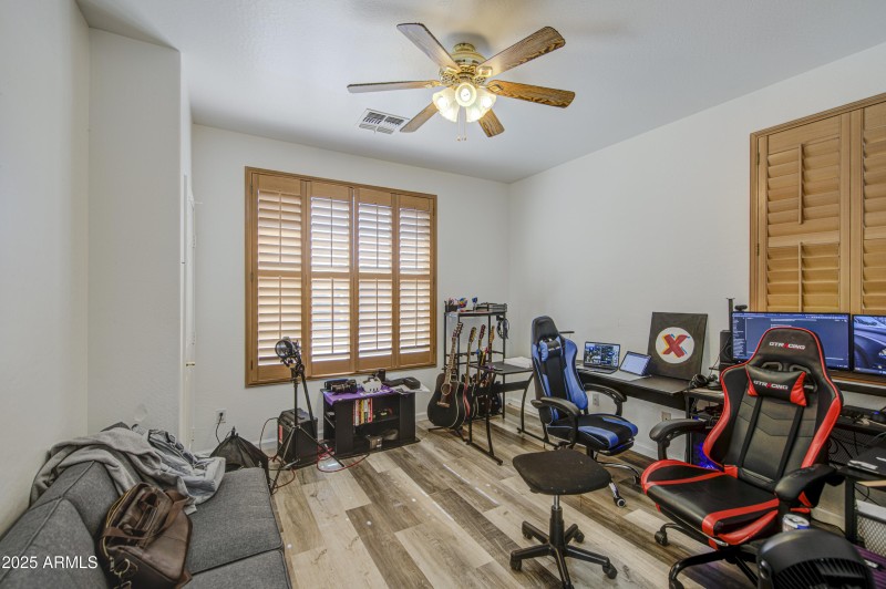 Bedroom 2-pic 1