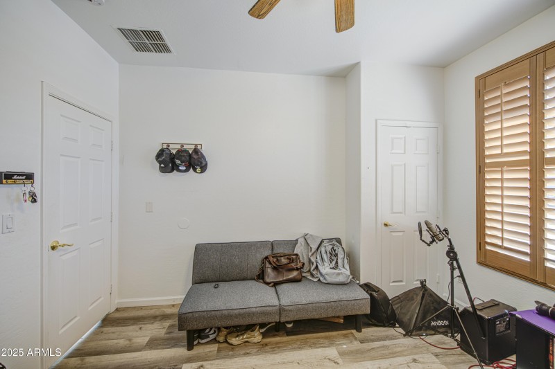 Bedroom 2-pic 2