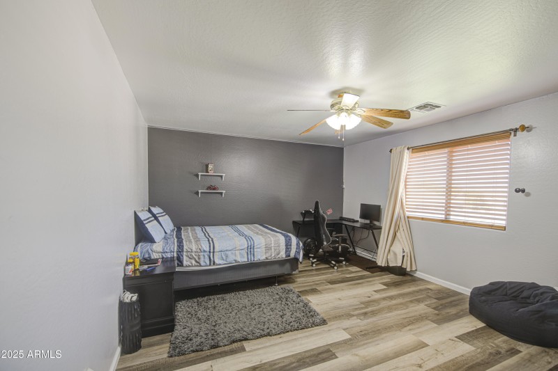 Bedroom 5-pic 1