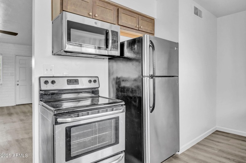 10-web-or-mls-31 W 2nd St-10