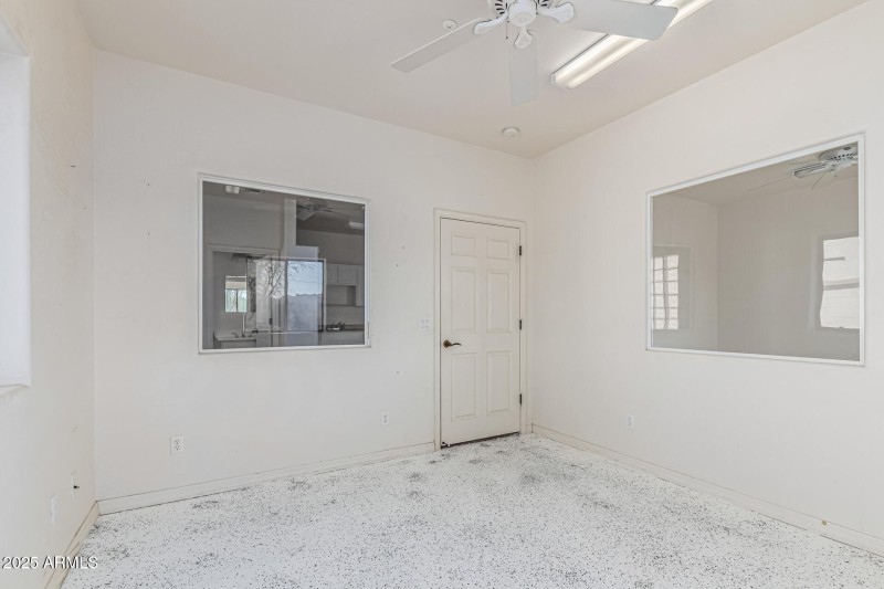 Guest House Office 02