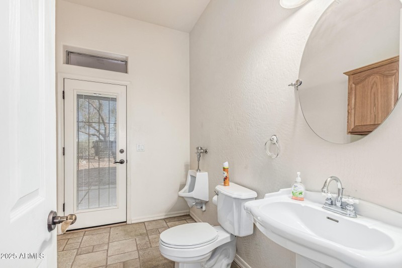 Main House guest bath