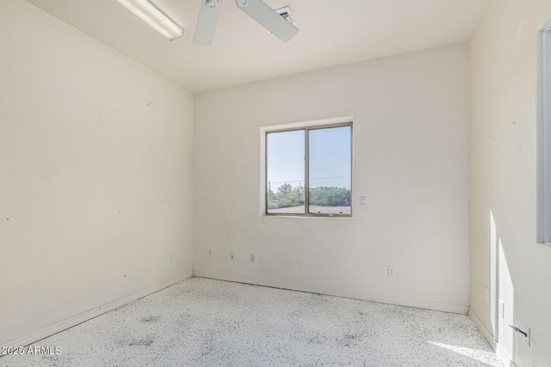 Guest House Office 01