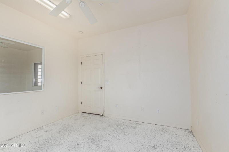 Guest House Office 01