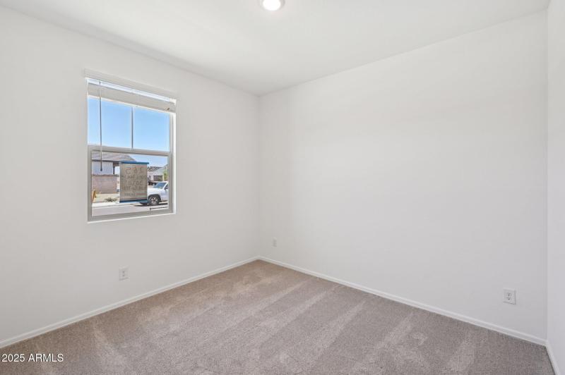 17-web-or-mls-S 240th Ln-1106-017