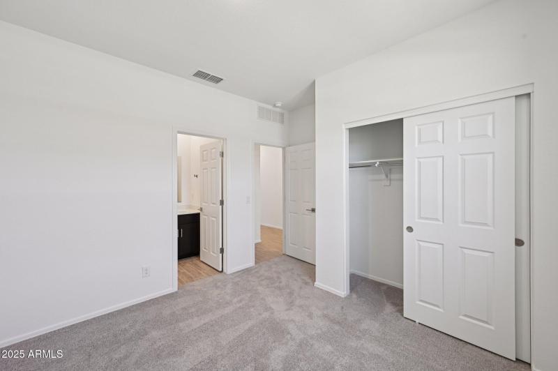 18-web-or-mls-S 240th Ln-1106-018