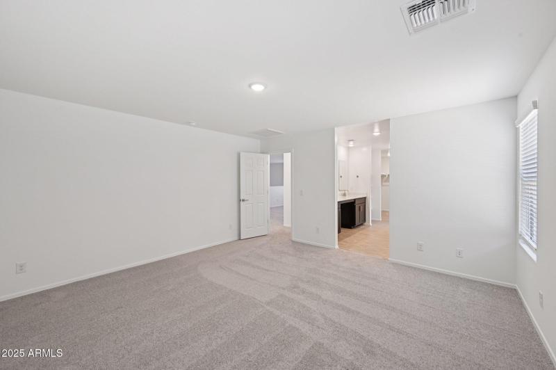 25-web-or-mls-S 240th Ln-1106-025