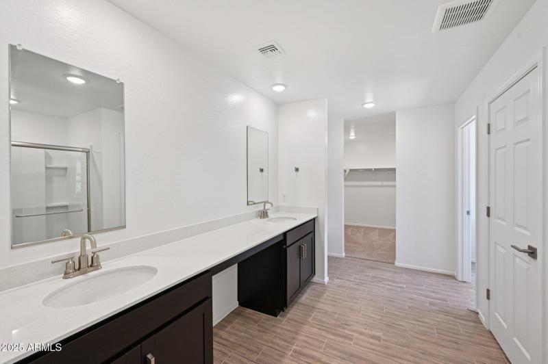 26-web-or-mls-S 240th Ln-1106-026