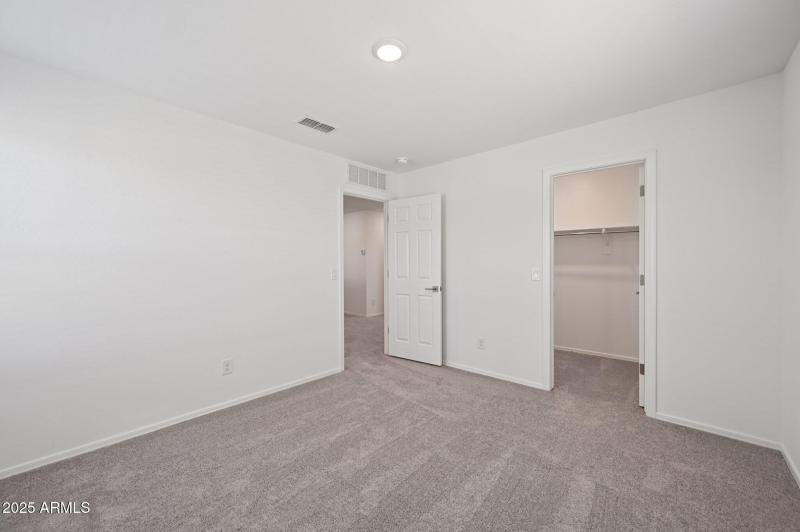 36-web-or-mls-S 240th Ln-1106-036