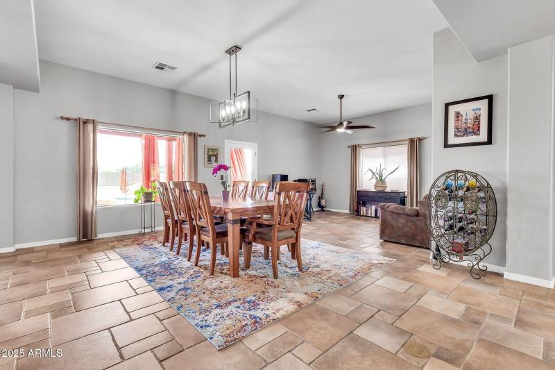 2699 E Claxton Rd-12