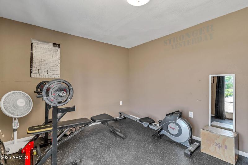 2699 E Claxton Rd-41