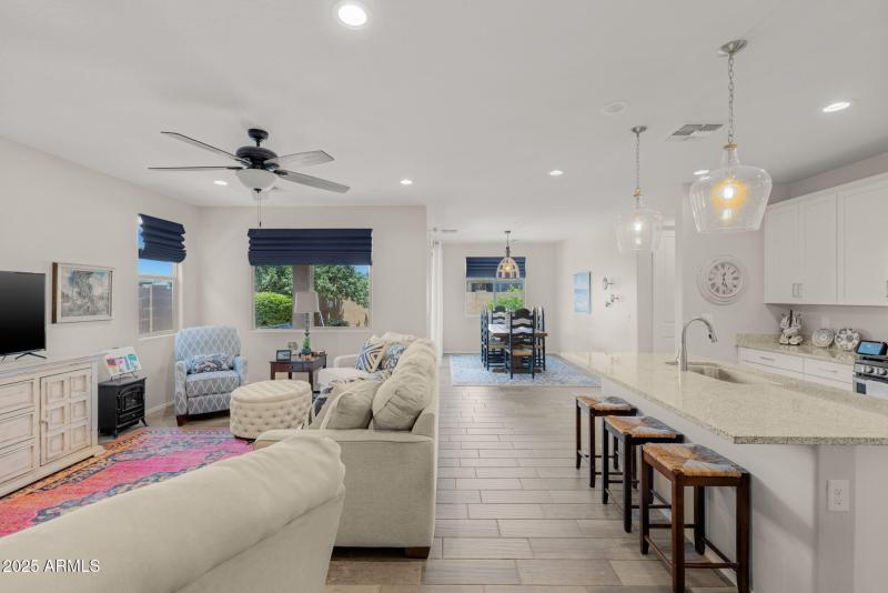 4-web-or-mls-20904 E Swan Dr, Queen Cree