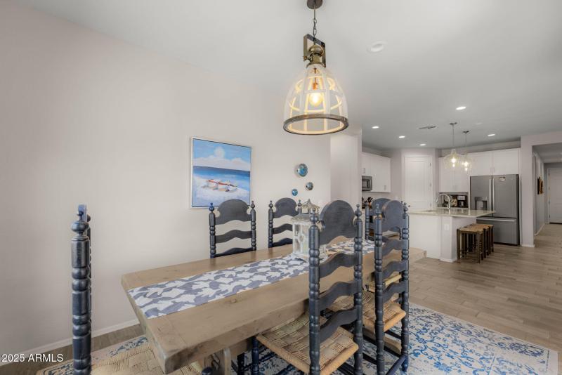 15-web-or-mls-20904 E Swan Dr, Queen Cre