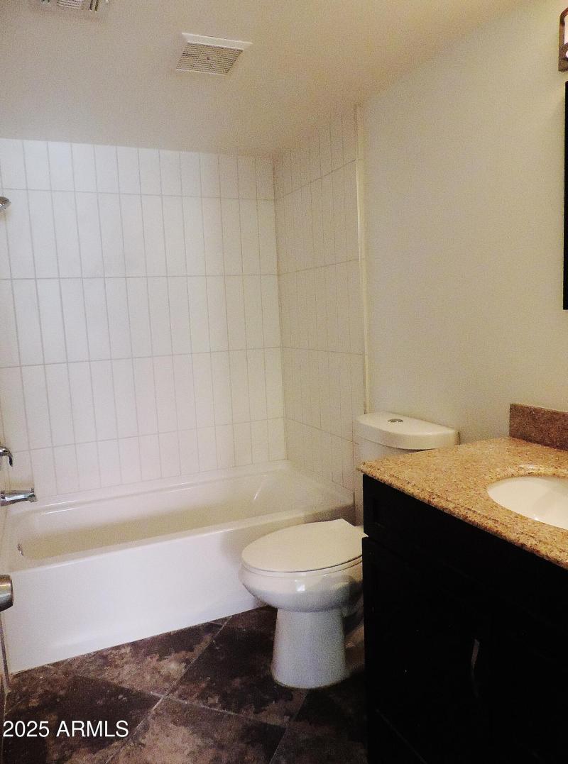 30 E Brown Rd 2113 033