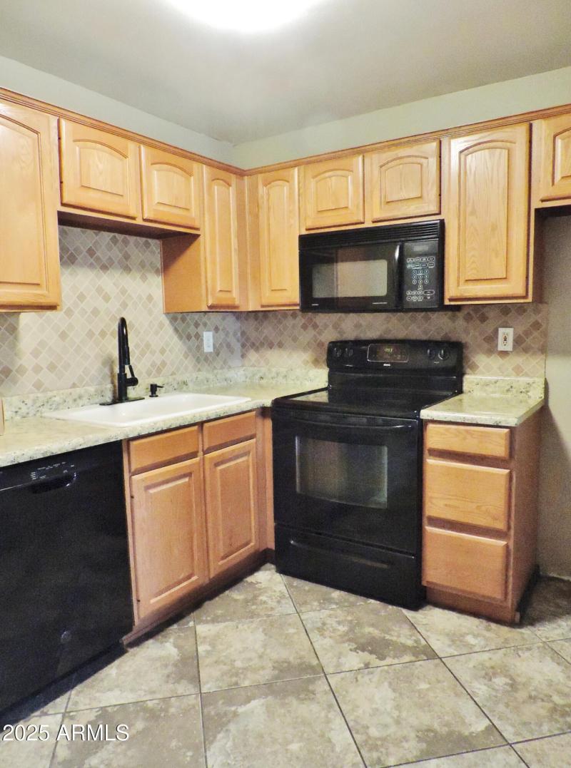 30 E Brown Rd 2113 036