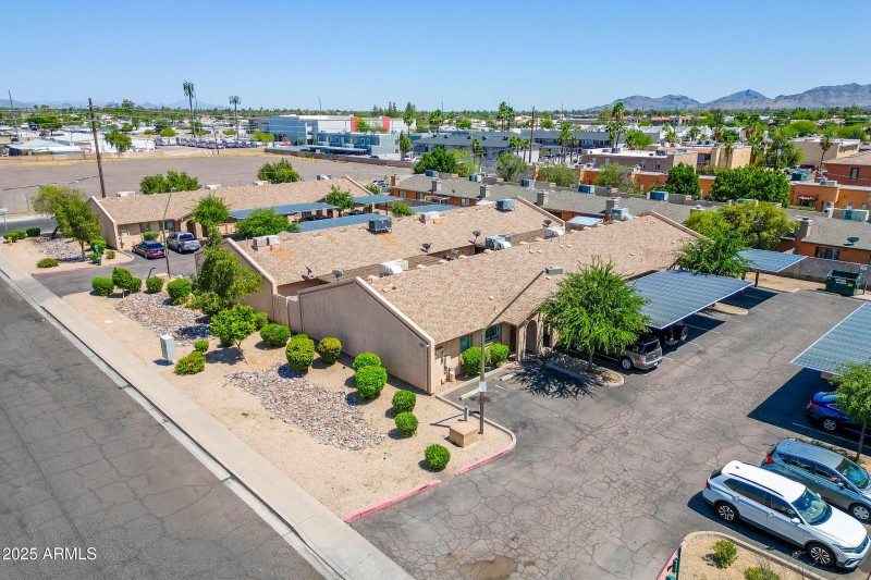 34-custom-3045 E Grandview Rd-34