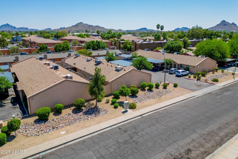 36-custom-3045 E Grandview Rd-36