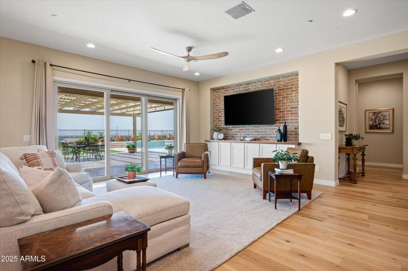 09-8651WArtemisaAve-9