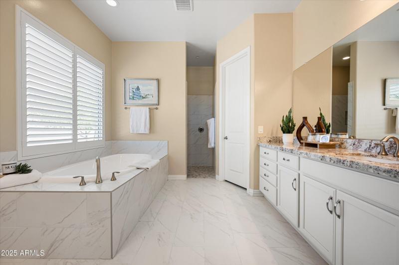 28-8651WArtemisaAve-28